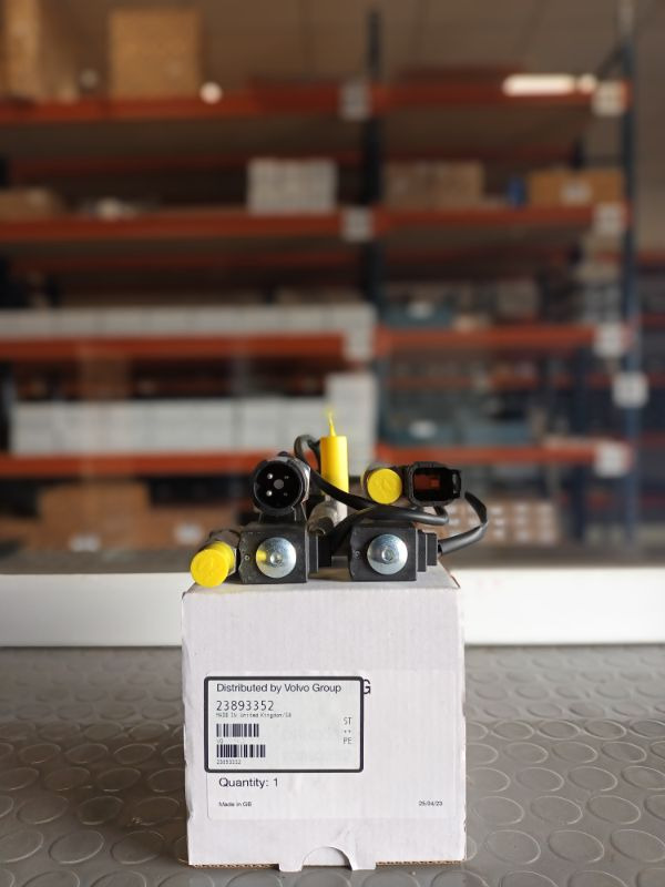 VOLVO FUEL CONTROL UNIT 23893352, 7423893352 - Sistema de combustible para Camión: foto 2 VOLVO FUEL CONTROL UNIT 23893352, 7423893352 - Sistema de combustible para Camión: foto 2