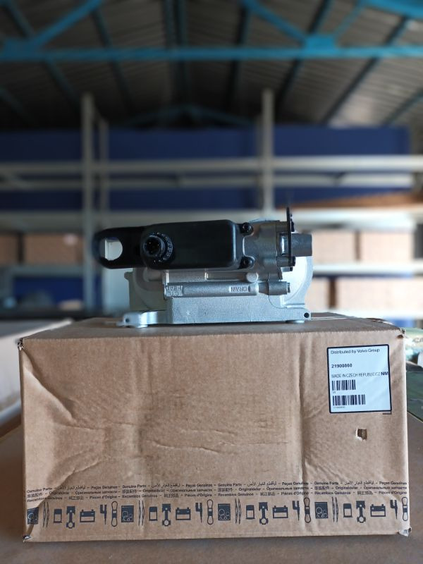 VOLVO FUEL FILTER HOUSING 21900860, 21032642 - Filtro de combustible para Camión: foto 2 VOLVO FUEL FILTER HOUSING 21900860, 21032642 - Filtro de combustible para Camión: foto 2