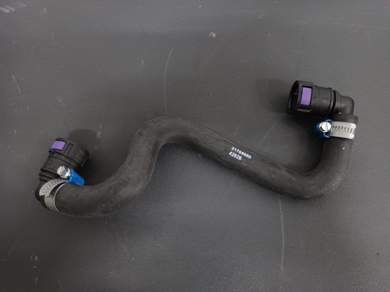 VOLVO HOSE - 21769680 - Línea/ Manguera de freno para Camión: foto 1 VOLVO HOSE - 21769680 - Línea/ Manguera de freno para Camión: foto 1