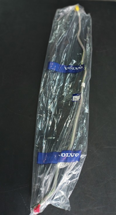 VOLVO SERVO PIPE - 22213681 - Caja de cambios y piezas para Camión: foto 1 VOLVO SERVO PIPE - 22213681 - Caja de cambios y piezas para Camión: foto 1