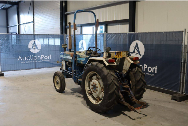 Ford 4110 - Tractor: foto 4 Ford 4110 - Tractor: foto 4