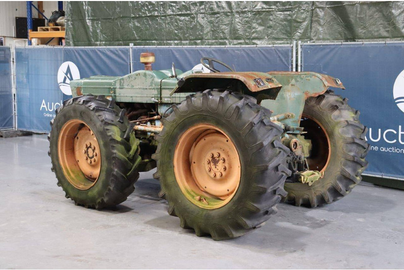 Ford County 1004 - Tractor: foto 3 Ford County 1004 - Tractor: foto 3