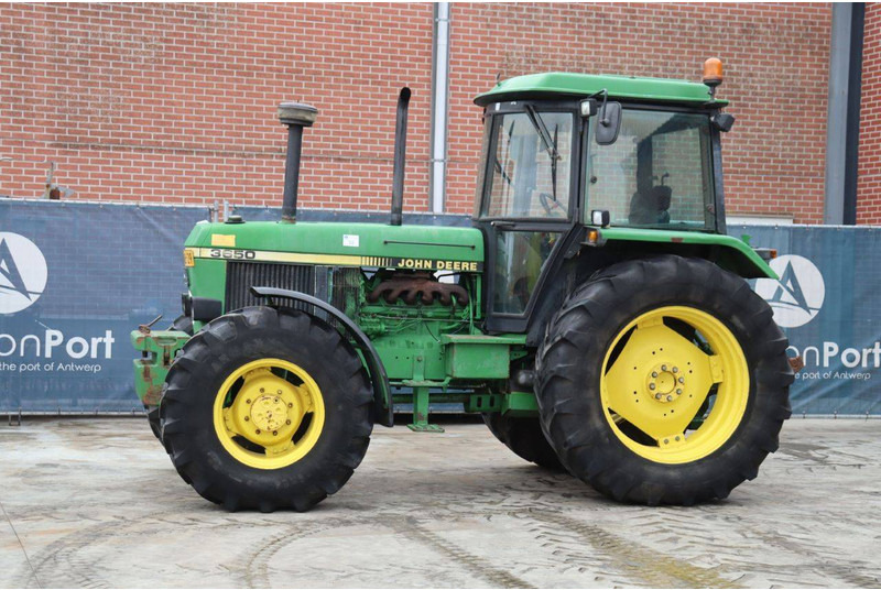 John Deere 3650 - Tractor: foto 1 John Deere 3650 - Tractor: foto 1