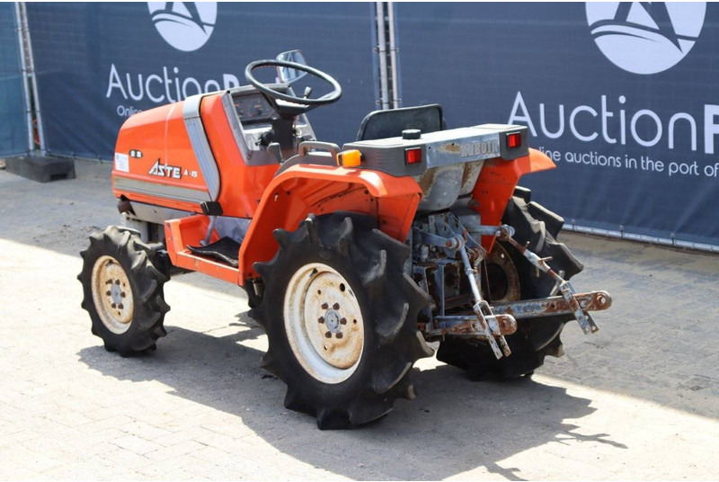 Kubota Aste A-15 - Tractor: foto 4 Kubota Aste A-15 - Tractor: foto 4