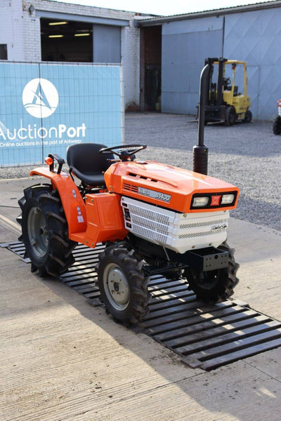 Tractor Kubota B1400DT: foto 7
