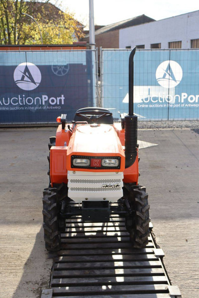 Tractor Kubota B1400DT: foto 8