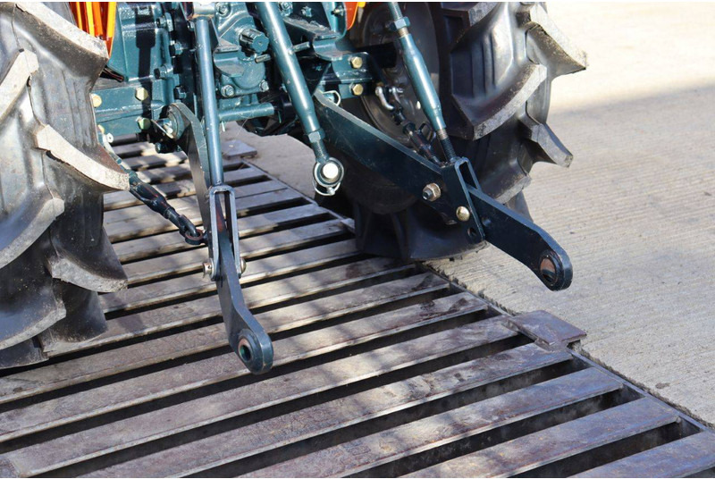 Tractor Kubota B1400DT: foto 19