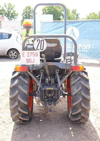 Kubota B2530 - Tractor: foto 4 Kubota B2530 - Tractor: foto 4