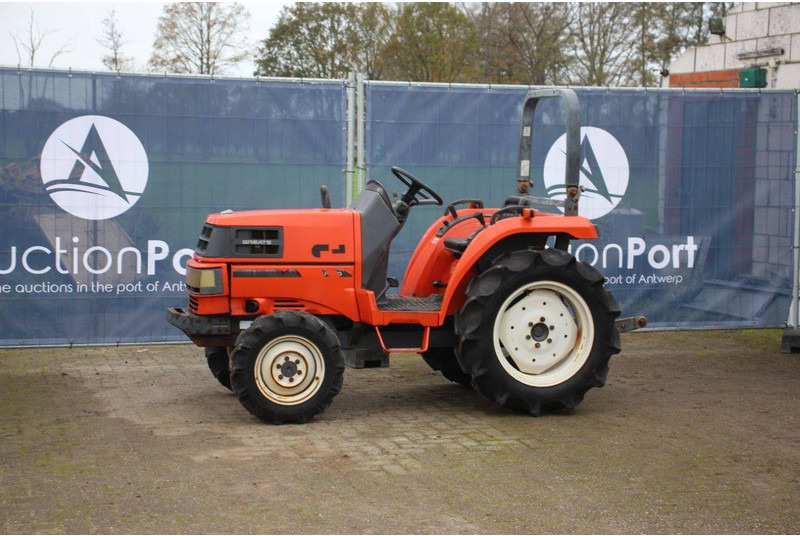 Kubota GT-3 - Tractor: foto 1 Kubota GT-3 - Tractor: foto 1
