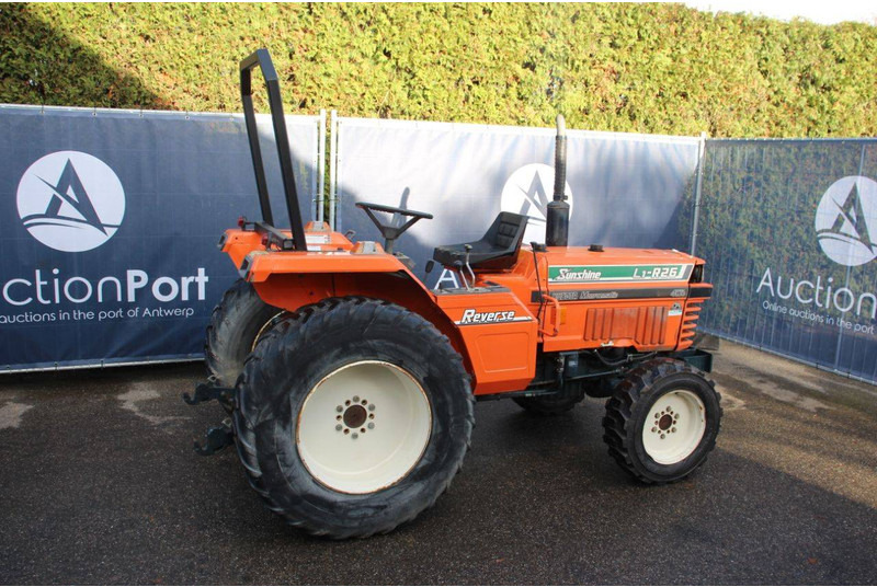 Kubota Sunshine L1-R26 Reverser - Tractor: foto 1 Kubota Sunshine L1-R26 Reverser - Tractor: foto 1