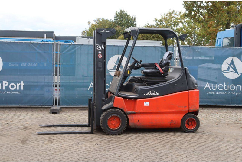 Linde E30/03 - Carretilla elevadora eléctrica: foto 1 Linde E30/03 - Carretilla elevadora eléctrica: foto 1
