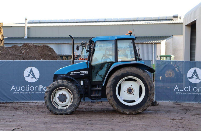 New Holland TS90 - Tractor: foto 2 New Holland TS90 - Tractor: foto 2