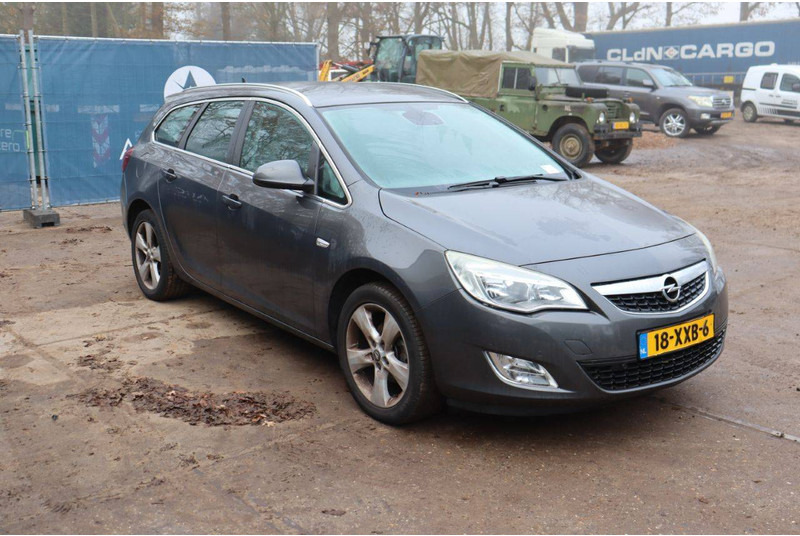 Coche Opel Astra Sports Tourer: foto 7