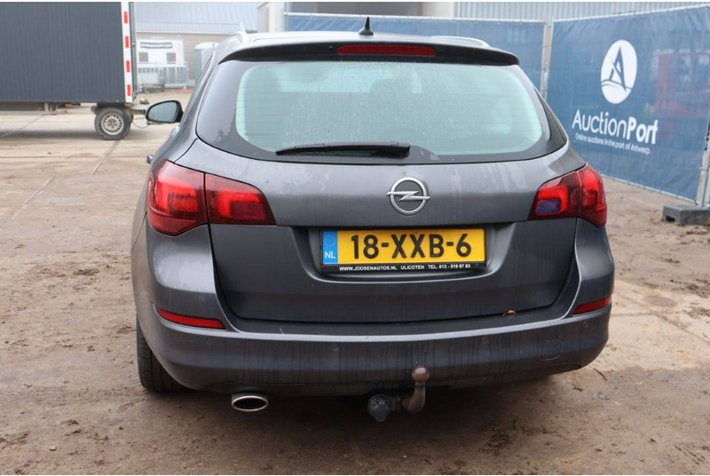 Coche Opel Astra Sports Tourer: foto 15