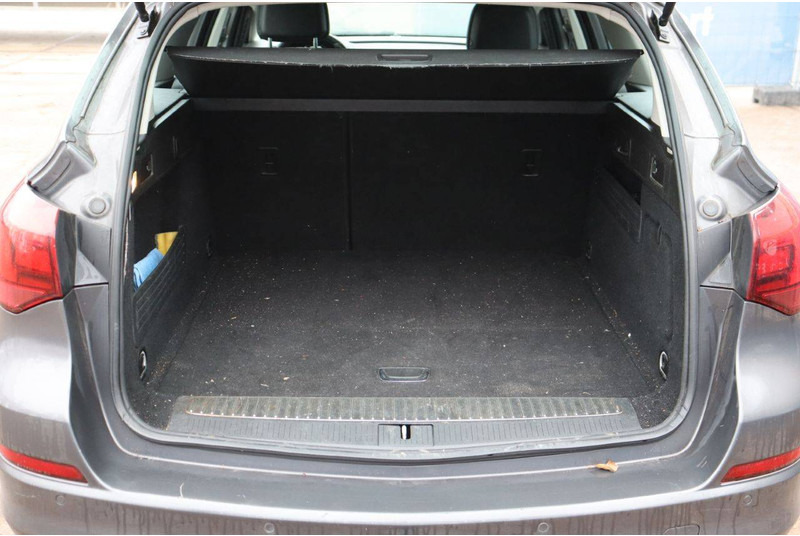 Coche Opel Astra Sports Tourer: foto 18