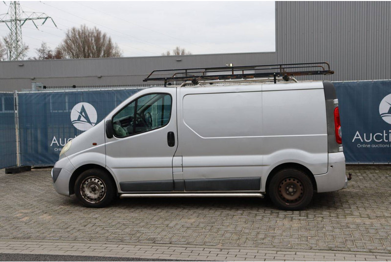 Opel Vivaro 2.0CDTI/66KW-E4 2.7T L1H1 - Furgón: foto 3 Opel Vivaro 2.0CDTI/66KW-E4 2.7T L1H1 - Furgón: foto 3