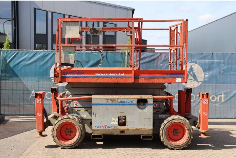 Skyjack SJ6832RT - Plataforma de tijeras: foto 2 Skyjack SJ6832RT - Plataforma de tijeras: foto 2