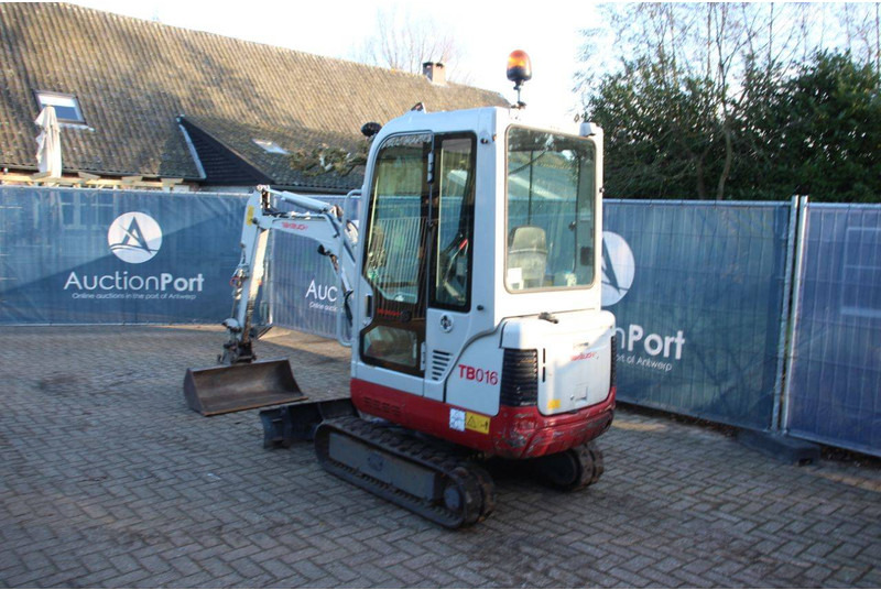 Takeuchi TB016 - Miniexcavadora: foto 3 Takeuchi TB016 - Miniexcavadora: foto 3