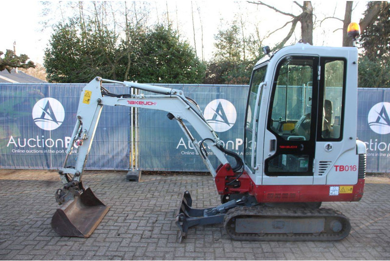Takeuchi TB016 - Miniexcavadora: foto 2 Takeuchi TB016 - Miniexcavadora: foto 2