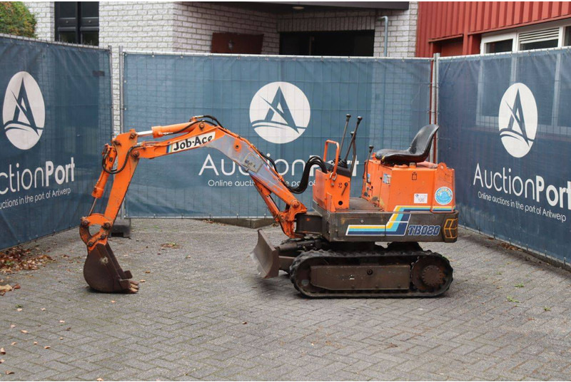 Takeuchi TB080 - Miniexcavadora: foto 1 Takeuchi TB080 - Miniexcavadora: foto 1