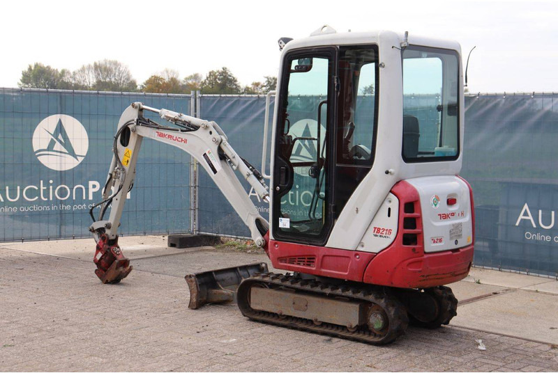 Takeuchi TB216 - Miniexcavadora: foto 3 Takeuchi TB216 - Miniexcavadora: foto 3