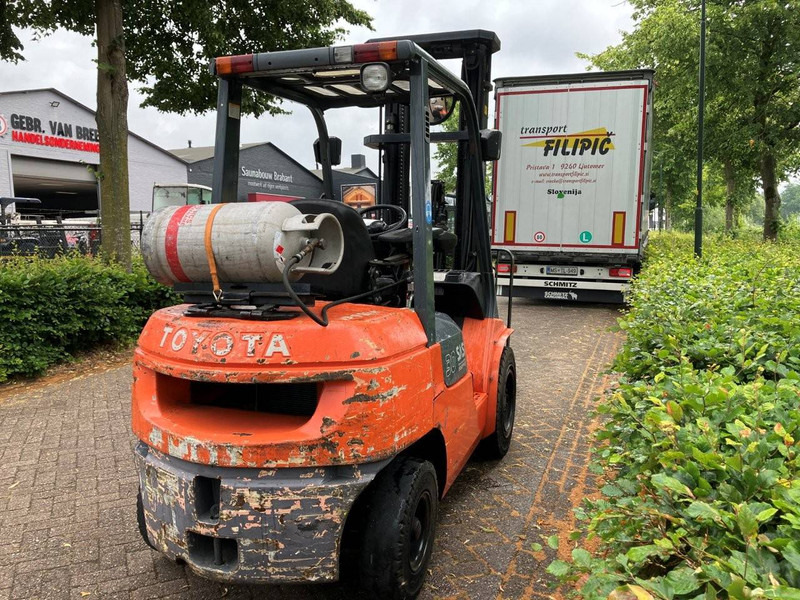 Toyota 02-7FGF30 - Carretilla elevadora de gas: foto 5 Toyota 02-7FGF30 - Carretilla elevadora de gas: foto 5