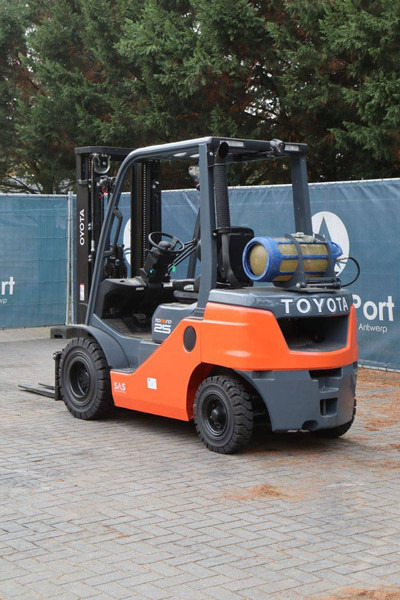Toyota 02-8FGF25 - Carretilla elevadora de gas: foto 4 Toyota 02-8FGF25 - Carretilla elevadora de gas: foto 4