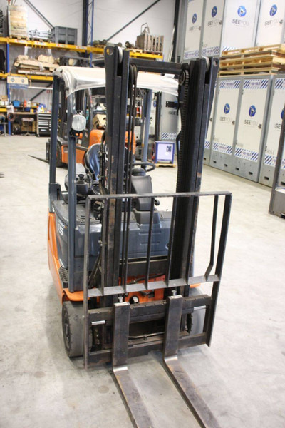 Carretilla elevadora eléctrica Toyota 8FBE15T: foto 6 Carretilla elevadora eléctrica Toyota 8FBE15T: foto 6