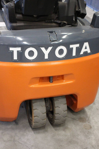 Carretilla elevadora eléctrica Toyota 8FBE15T: foto 18 Carretilla elevadora eléctrica Toyota 8FBE15T: foto 18