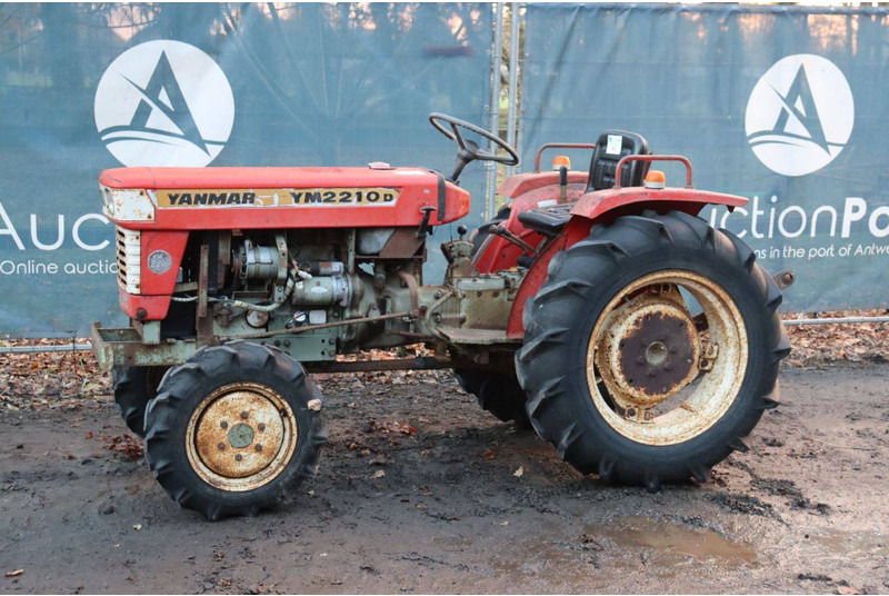 Yanmar YM2210d - Tractor: foto 1 Yanmar YM2210d - Tractor: foto 1