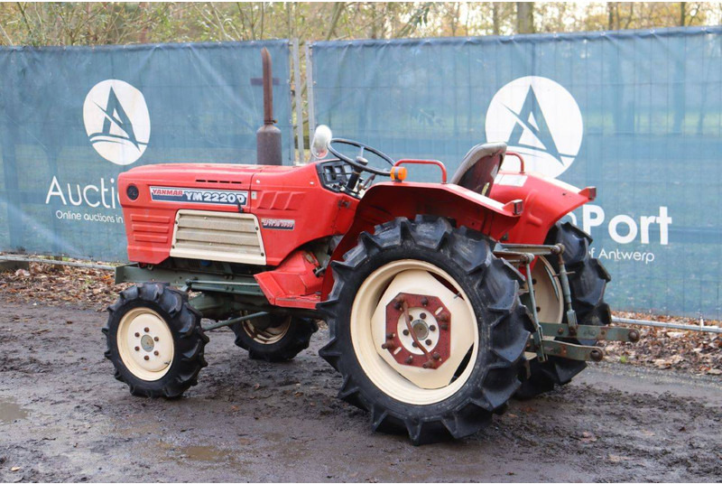 Yanmar YM2220D - Tractor: foto 3 Yanmar YM2220D - Tractor: foto 3