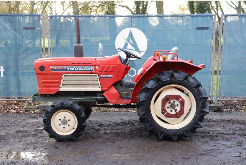Yanmar YM2220D - Tractor: foto 2 Yanmar YM2220D - Tractor: foto 2