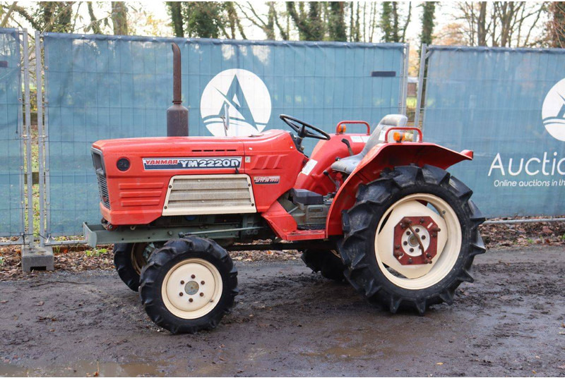 Yanmar YM2220D - Tractor: foto 1 Yanmar YM2220D - Tractor: foto 1