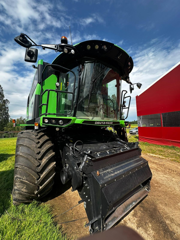 DEUTZ-FAHR C 9306 TS - Cosechadora de granos: foto 2 DEUTZ-FAHR C 9306 TS - Cosechadora de granos: foto 2