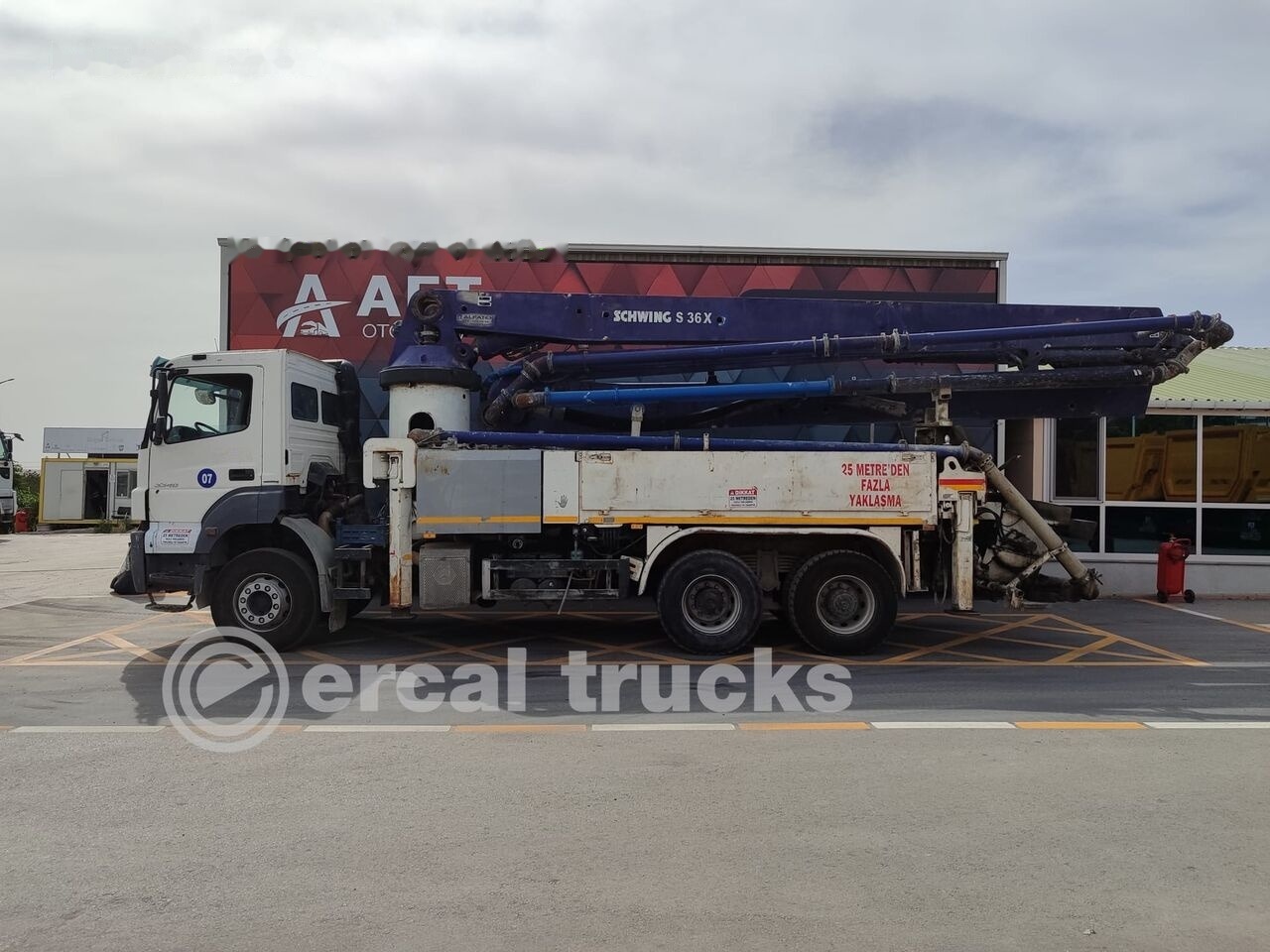 Schwing 2010 S 36M CONCRETE PUMP - MERCEDES 3340 - Camión bomba de hormigón: foto 5 Schwing 2010 S 36M CONCRETE PUMP - MERCEDES 3340 - Camión bomba de hormigón: foto 5