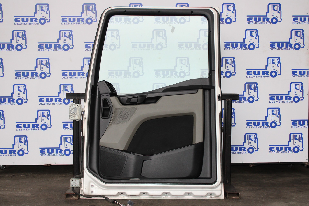 USA DREAPTA MAN TGX TG3 81.62600.4138 81.62600.4142 - Puerta y piezas para Camión: foto 1 USA DREAPTA MAN TGX TG3 81.62600.4138 81.62600.4142 - Puerta y piezas para Camión: foto 1