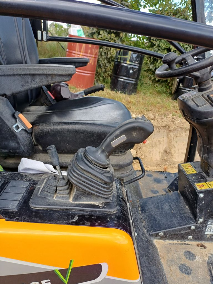 Giant G2500 HD - Minicargadora: foto 5 Giant G2500 HD - Minicargadora: foto 5