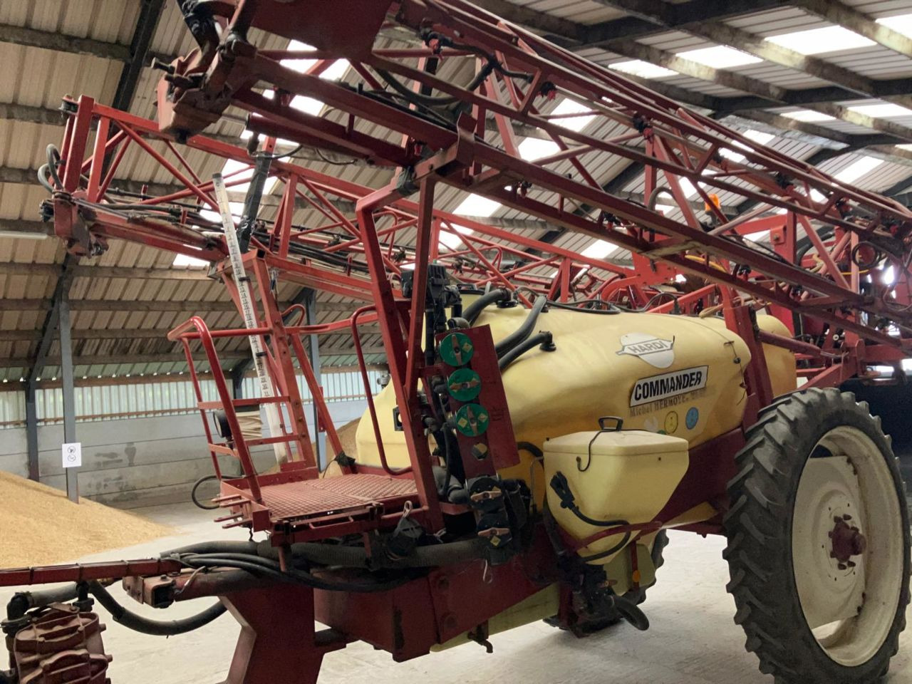 Hardi COMMANDER 3200 - Pulverizador arrastrado: foto 1 Hardi COMMANDER 3200 - Pulverizador arrastrado: foto 1