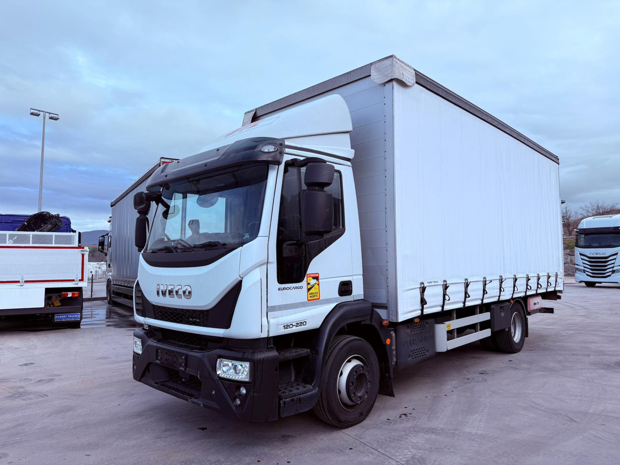 IVECO ML120E22 Eurocargo E6 (Tauliner) - Camión lona: foto 1 IVECO ML120E22 Eurocargo E6 (Tauliner) - Camión lona: foto 1