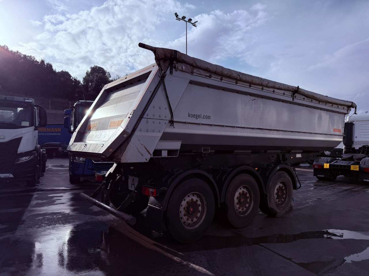 KOGEL SKM24 (Bathtub) - Semirremolque volquete: foto 3 KOGEL SKM24 (Bathtub) - Semirremolque volquete: foto 3
