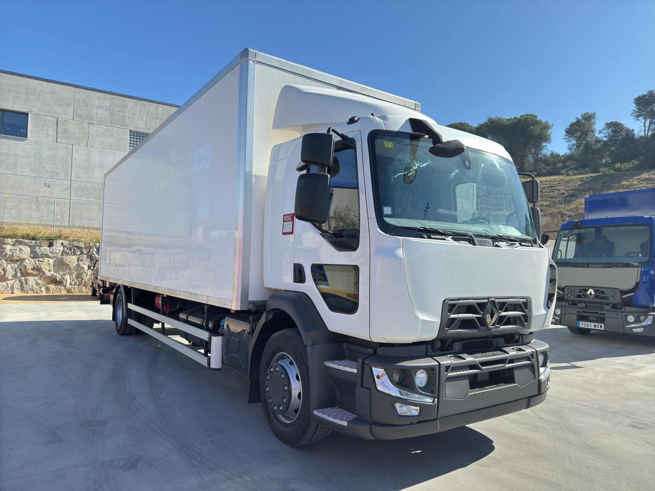 RENAULT D19.280 E6 (VAN) - Camión caja cerrada: foto 2 RENAULT D19.280 E6 (VAN) - Camión caja cerrada: foto 2