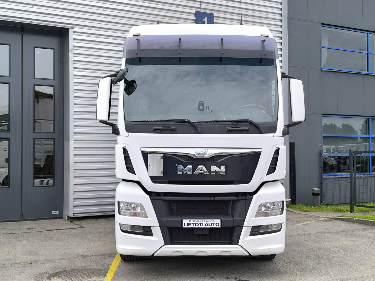 MAN TGX 18.480 - Cabeza tractora: foto 4 MAN TGX 18.480 - Cabeza tractora: foto 4