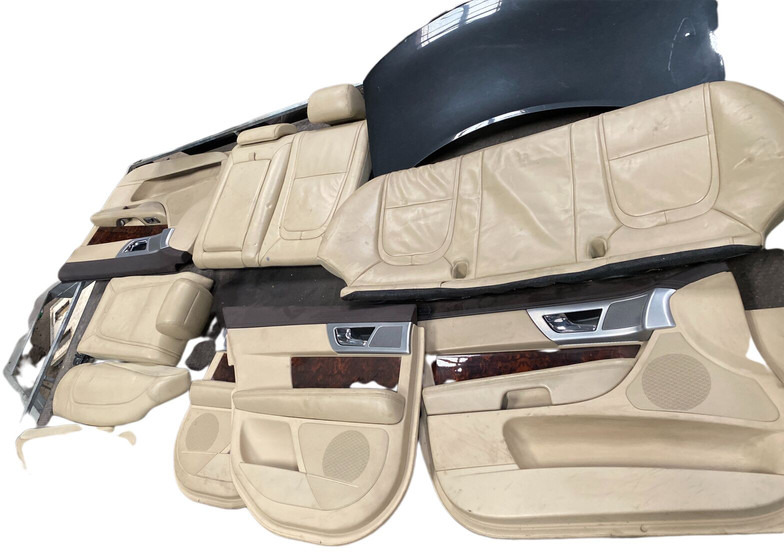 Jaguar XF 250 - Puerta y piezas: foto 2 Jaguar XF 250 - Puerta y piezas: foto 2