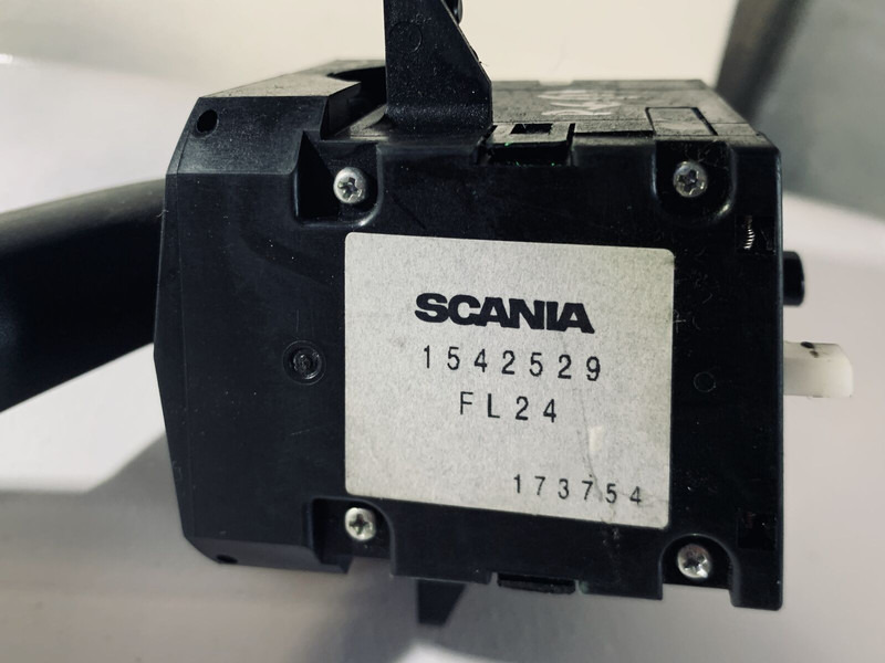 Scania P250 - Relé: foto 2 Scania P250 - Relé: foto 2