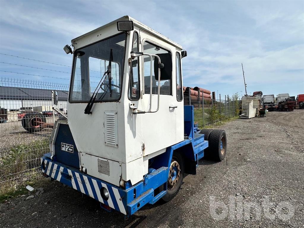 Bollnäs PT25 - Tractor industrial: foto 1 Bollnäs PT25 - Tractor industrial: foto 1