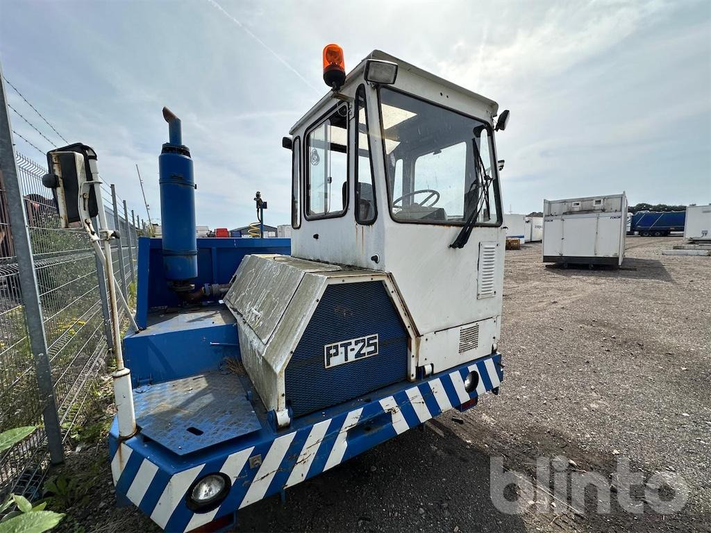 Bollnäs PT25 - Tractor industrial: foto 3 Bollnäs PT25 - Tractor industrial: foto 3
