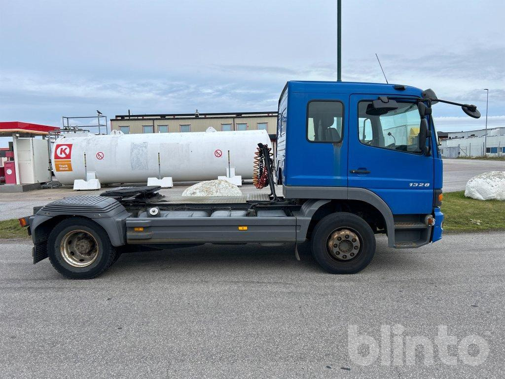 MERCEDES-BENZ 1328 LS 4X - Cabeza tractora: foto 4 MERCEDES-BENZ 1328 LS 4X - Cabeza tractora: foto 4