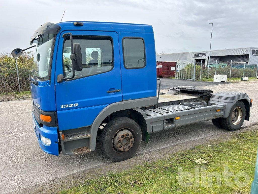 MERCEDES-BENZ 1328 LS 4X - Cabeza tractora: foto 1 MERCEDES-BENZ 1328 LS 4X - Cabeza tractora: foto 1