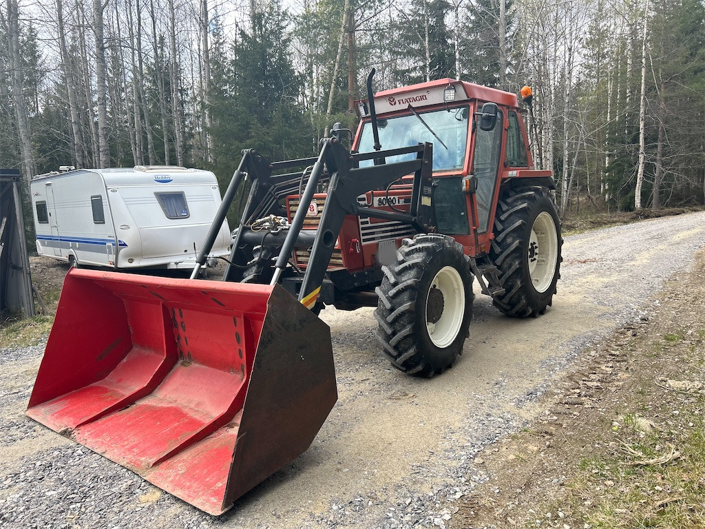FIAT 80-90 DT - Tractor: foto 1 FIAT 80-90 DT - Tractor: foto 1
