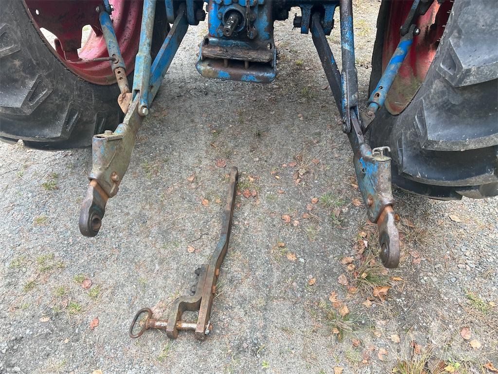 Tractor FORD 4000: foto 39